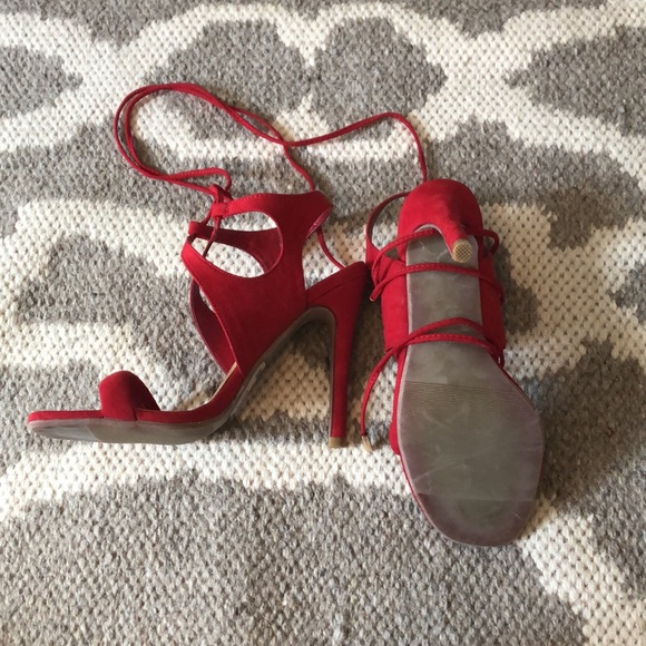 STEVE MADDEN red heel in perfect condition- size 6 - Picture 3 of 7